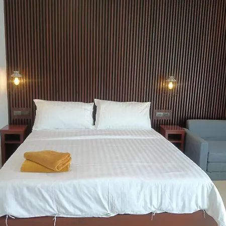 Beach House By Rose Massage Nai Thon Beach Exterior photo